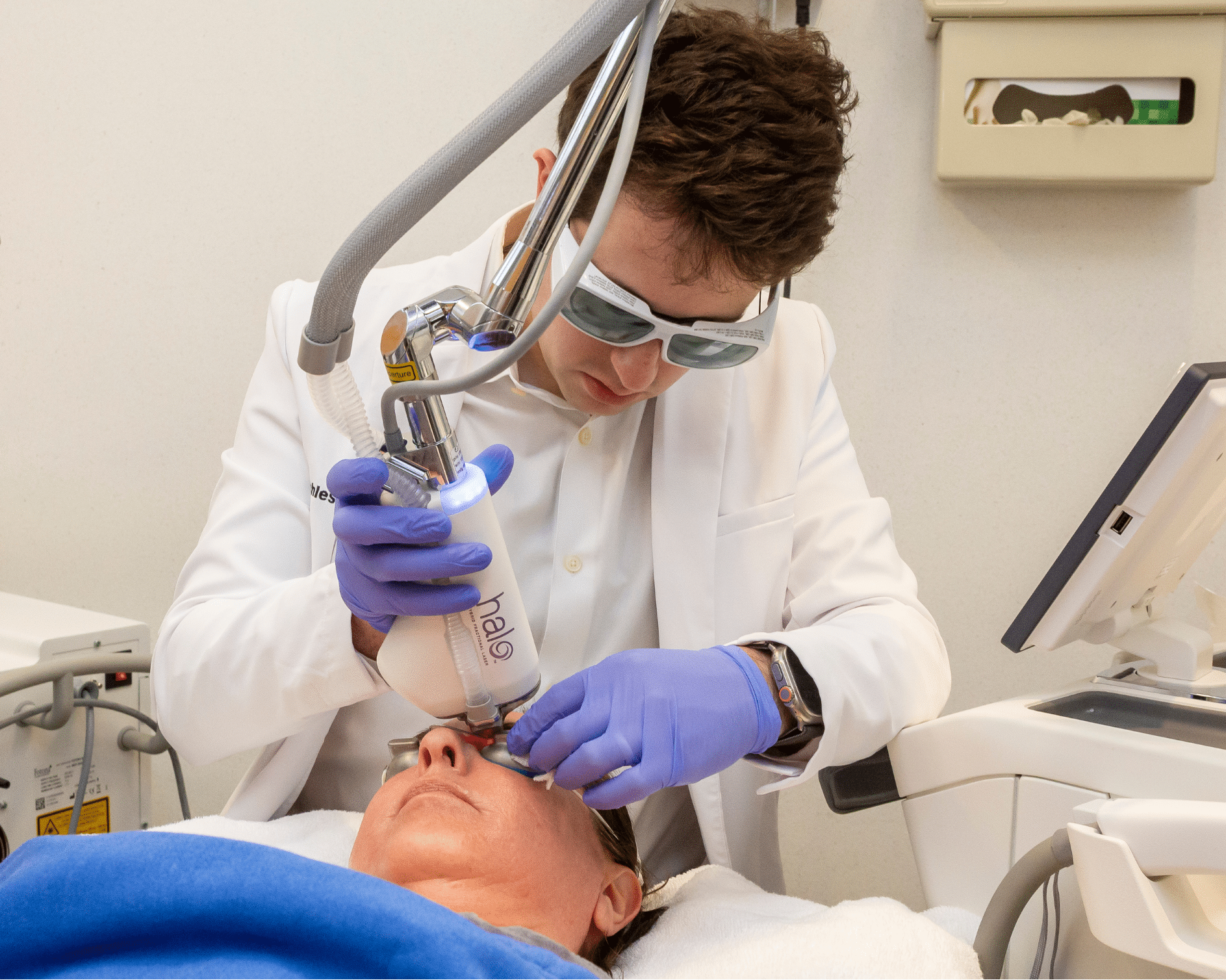 Dr. Daniel Schlessinger performing halo laser resurfacing